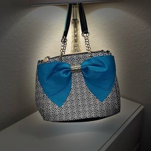 Betsy Bow ~ Betsy Johnson